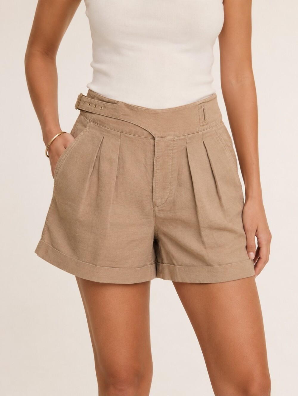 Banana Republic Beige Pleated High-Waist Bermudas